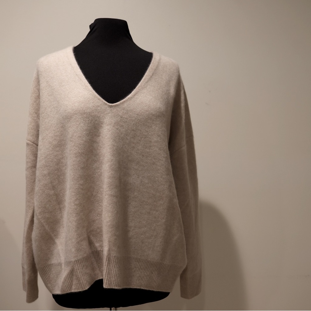 VINCE sweater